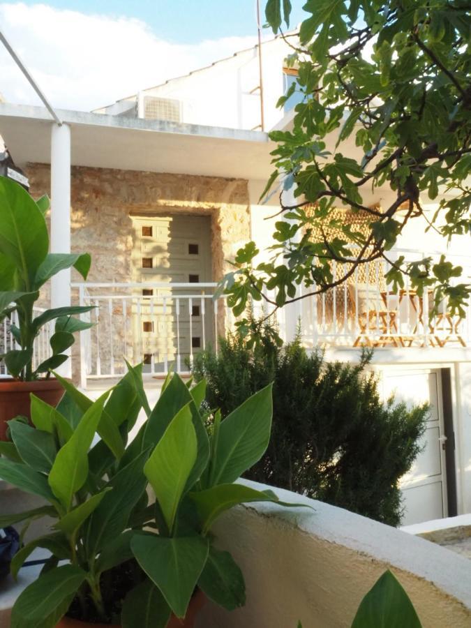 Mi Sestre - Studio Apartment Hvar Vrisnik Jelsa  Exterior photo